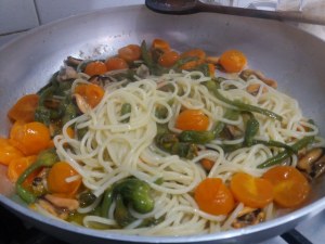 Spaghetti con ciurilli cozze e pomodorino giallo